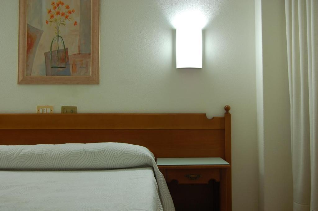Hotel Paris Poio Εξωτερικό φωτογραφία