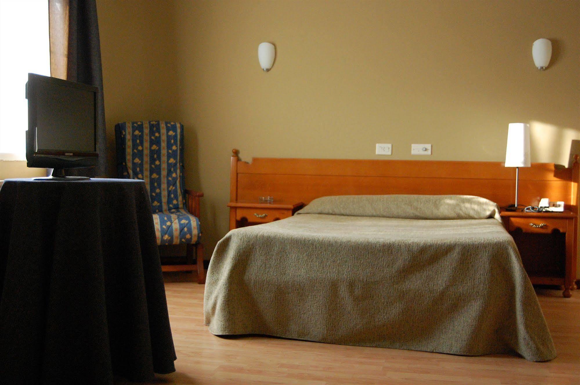Hotel Paris Poio Εξωτερικό φωτογραφία